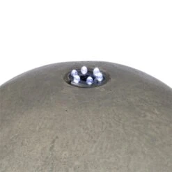 Trafalgar Gartenbrunnen 1,5m LED Fiberglas-Zement 4,5 Kg Ziersteine -Wrights Gartenladen 10031620 yy 0004 detail Blumfeldt Trafalgar Zierbrunnen Gartenbrunnen Tuff