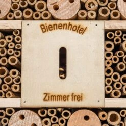 Insektenhotel Mit Spitzdach Aufhängung Ganzjährig Bewohnbar Holz -Wrights Gartenladen 10038022 yy 0005 logo